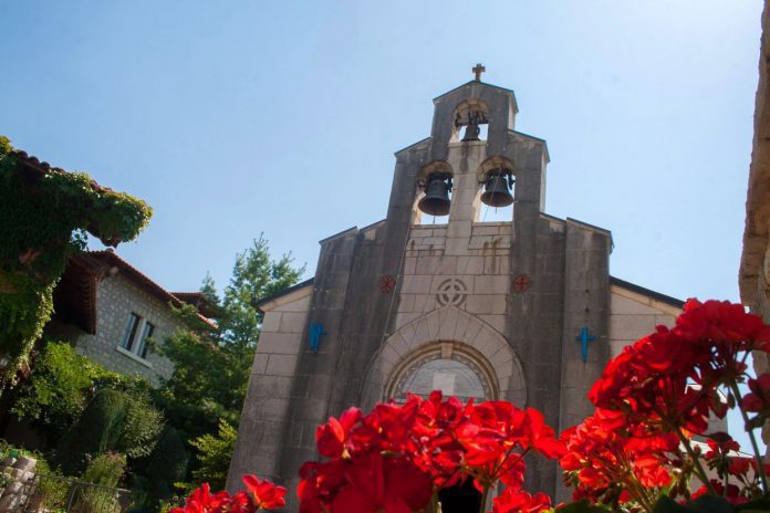 Manastir Tvrdos 1