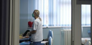 Dva pacijenta smještena na UKC, jedan u kućnoj izolaciji
