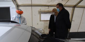 Dodik obišao lokaciju za testiranje građana u automobilima