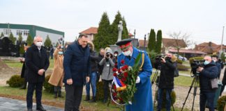 Dodik položio cvijeće na grobove Mićića i Bobara