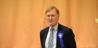 Poslanik britanskog parlamenta ubijen u napadu nožem