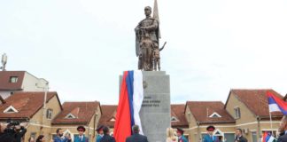U Vlasenici otkriven spomenik srpskim borcima